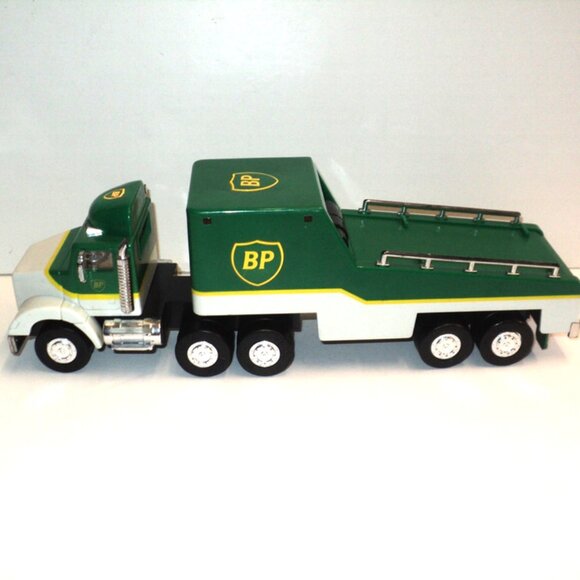 BP Oil Semi-Truck Race Car Carrier Limited Edition 1994 Toy 11 1/2" Long - Picture 3 of 9